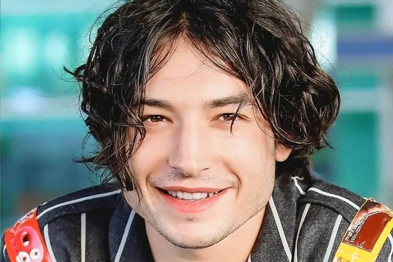 Ezra Miller admite problemas e solta comunicado oficial. Leia mais - legadoplus