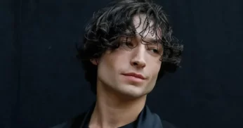 Alguém segura Ezra Miller! Ator é acusado de roubo
