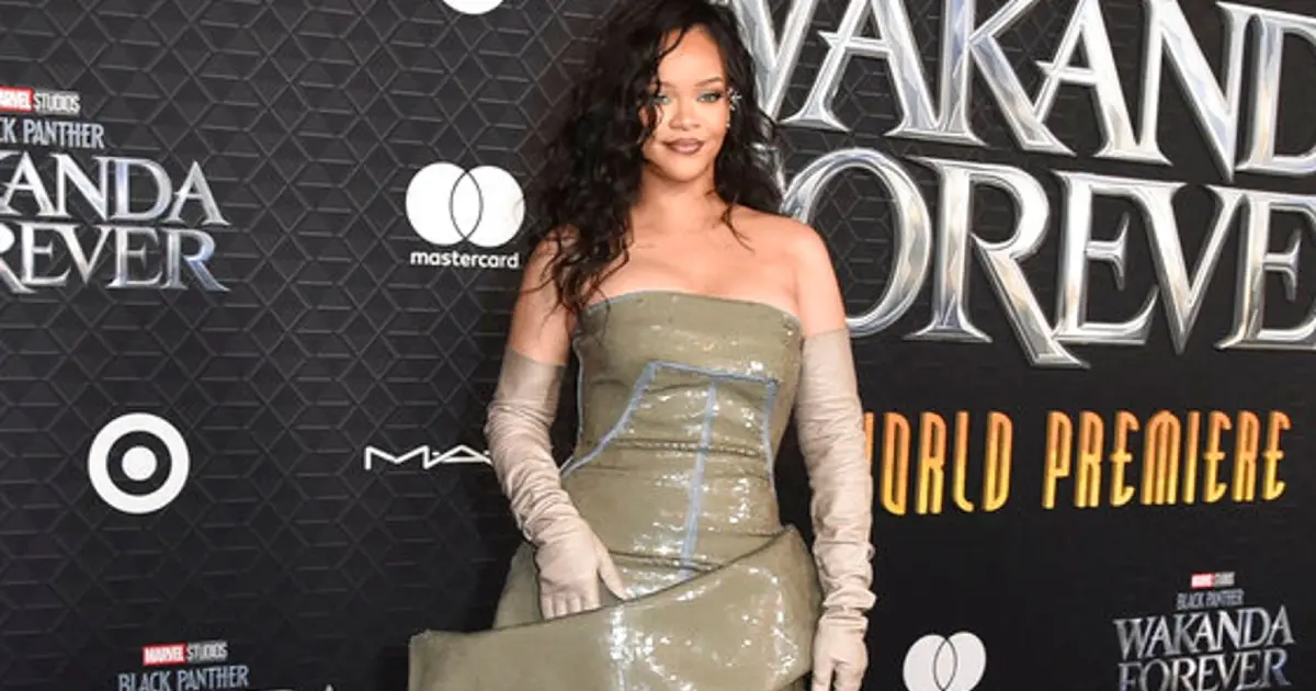  Rihanna lança Lift Me Up para Pantera Negra: Wakanda Para Sempre; Ouça agora