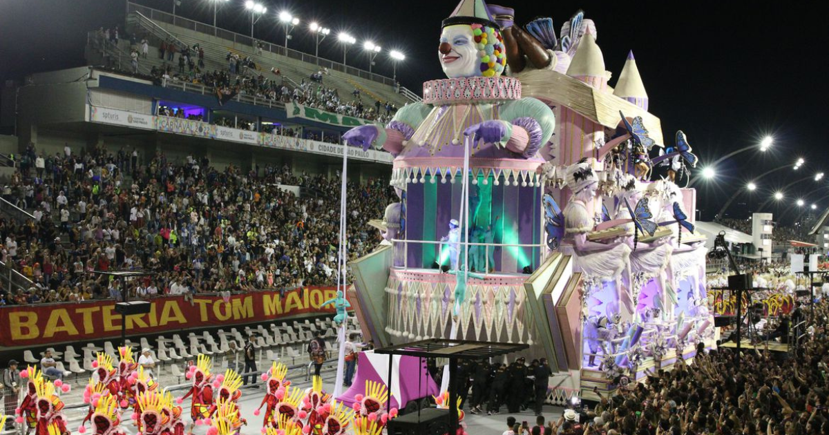 Quais escolas de samba desfilam no grupo especial em São Paulo?