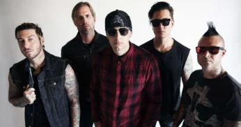 Quem é o ‘hacker’ que invadiu as redes sociais do Avenged Sevenfold?